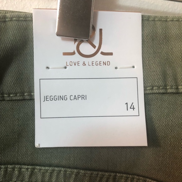Love & Legend jegging capris - Picture 3 of 3